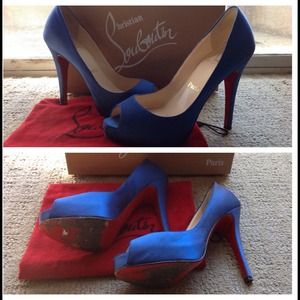 🚫SOLD🚫Christian Louboutin Very Prive Royal Blue