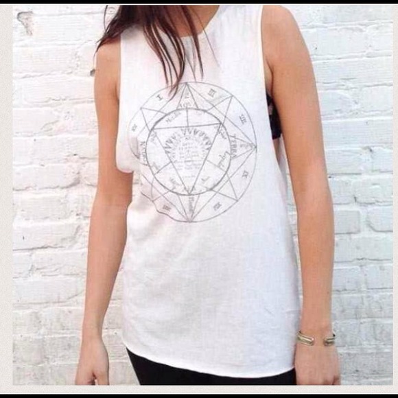 ❌Sold❌Brandy melville graphic tank