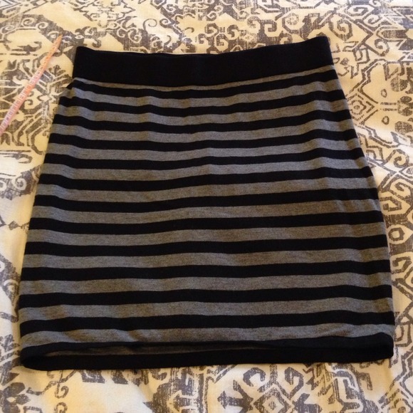 Super soft striped sweater skirt - Picture 2 of 3
