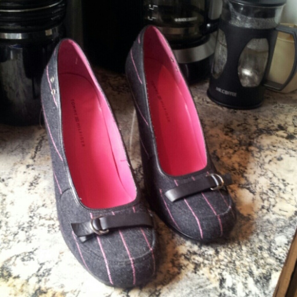 Black/pink pinstriped heels