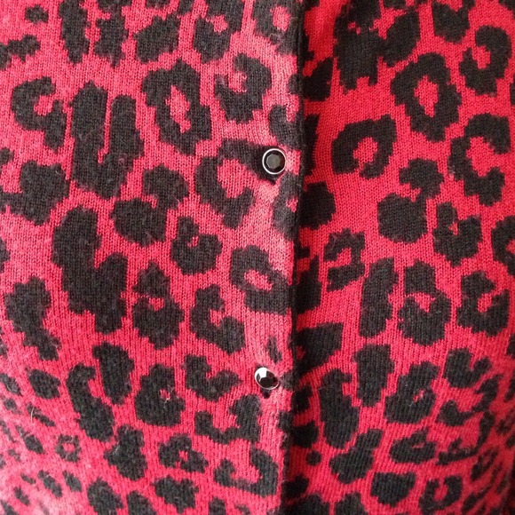 🔴SOLD🔴Red and black animal print sweater - Picture 2 of 2