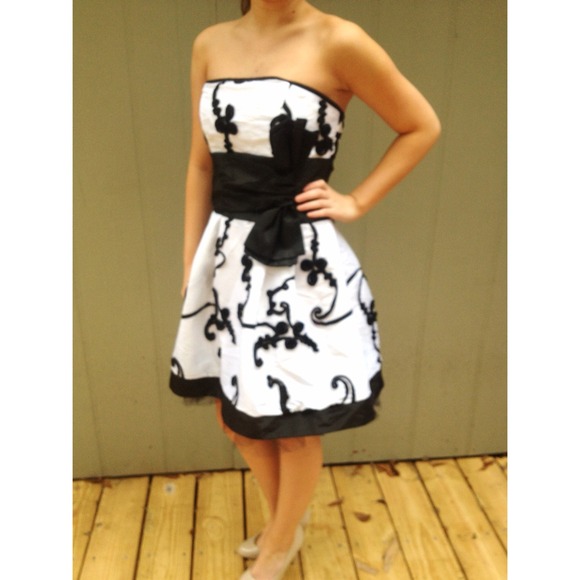 Black and white Go Jane dress!
