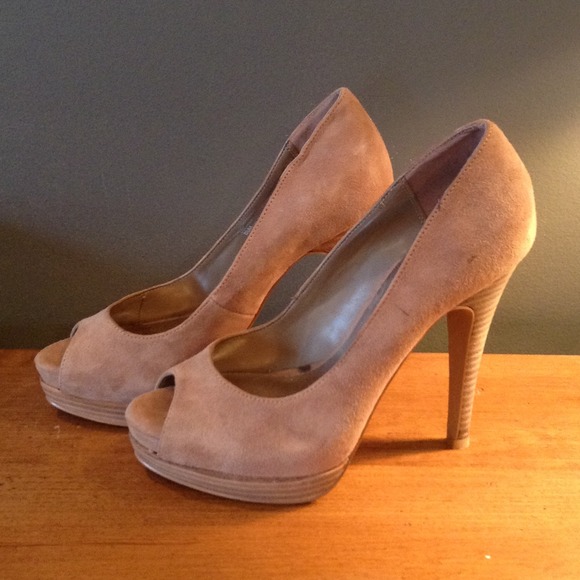 Steve Madden tan suede peep toe pumps heels 6.5