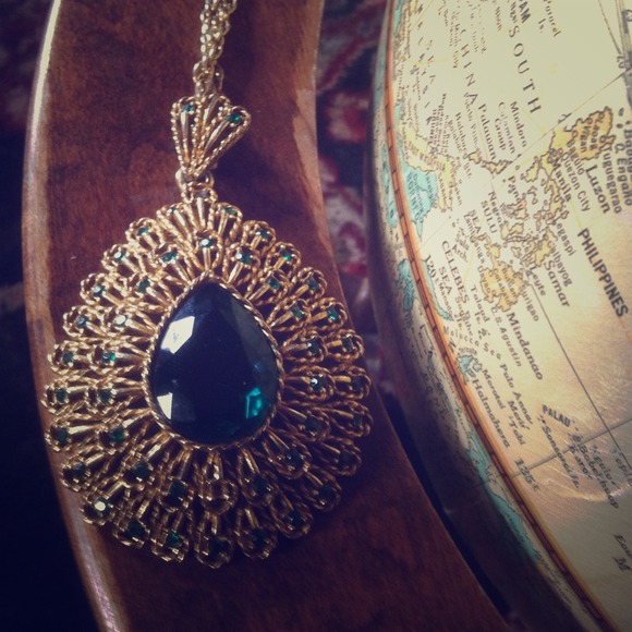♻SOLD @ Buff XChange♻ vintage pendant & chain