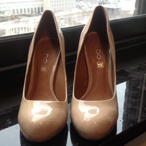 Nude Aldo heels - worn once