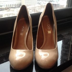 Nude Aldo heels - worn once