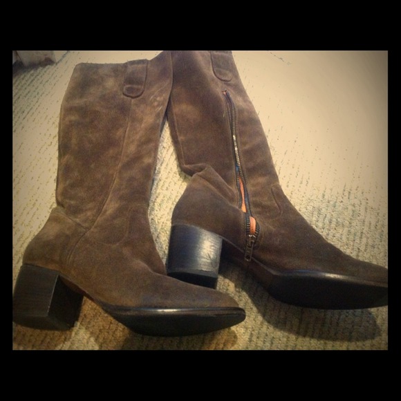 Dark olive suede knee boots. Vero Cuoio, sz 7