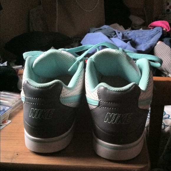 SOLD - Picture 3 of 4