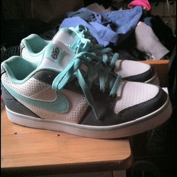 SOLD - Picture 4 of 4