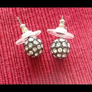 HOLD Stella& Dot soirée studs NWOT