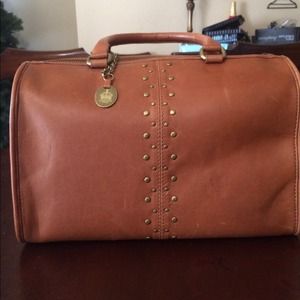 Tan colored handbag