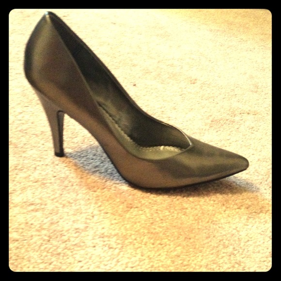 Metallic high heels