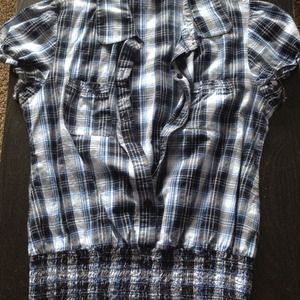 🚫SOLD🚫Black and blue plaid shirt