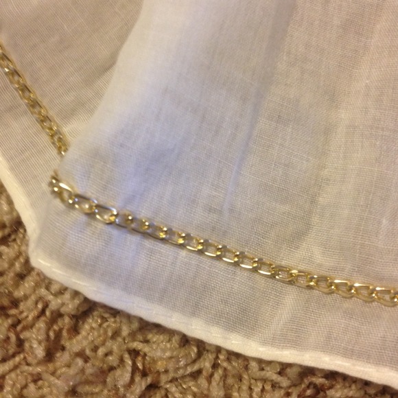 Cream scarf with gold chain detail - Picture 2 of 2