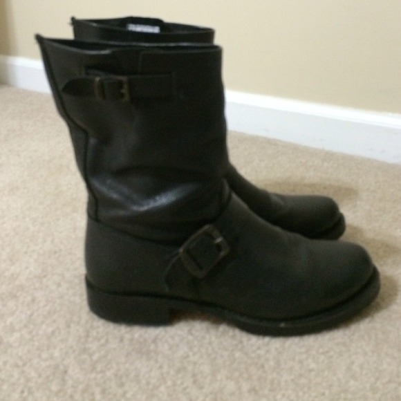 ✨PRICE REDUCED✨FRYE VERONICA SHORTIE BOOTS