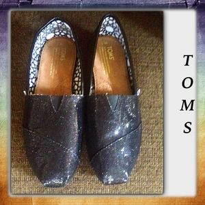 🔴HOLD Kimberly🔴 TOMS BLACK Glitter shoes NWOT