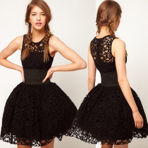 Dresses & Skirts - Host Pick🎉Stunning Royal Lace Party Dress🎉