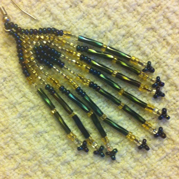 Native Beaded Earings - Picture 3 of 3