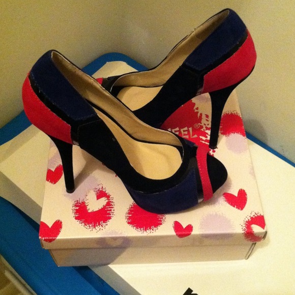 Colorblock heels - Picture 3 of 3