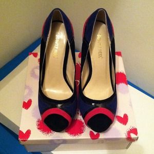 Colorblock heels