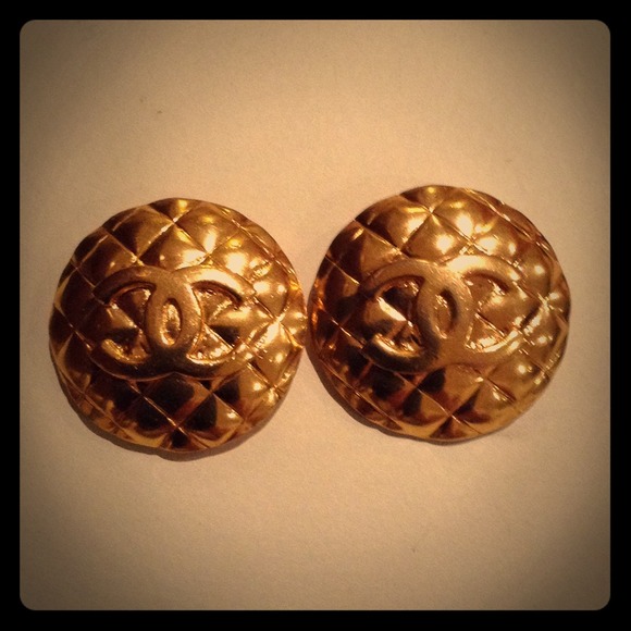 Chanel Clip-on earrings (vintage)