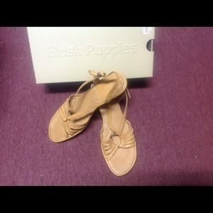 Hush Puppies light brown sandals