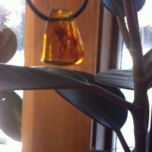 Amber pendant necklace