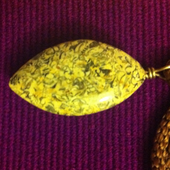 Chiapas Fossil Necklace - Picture 3 of 3