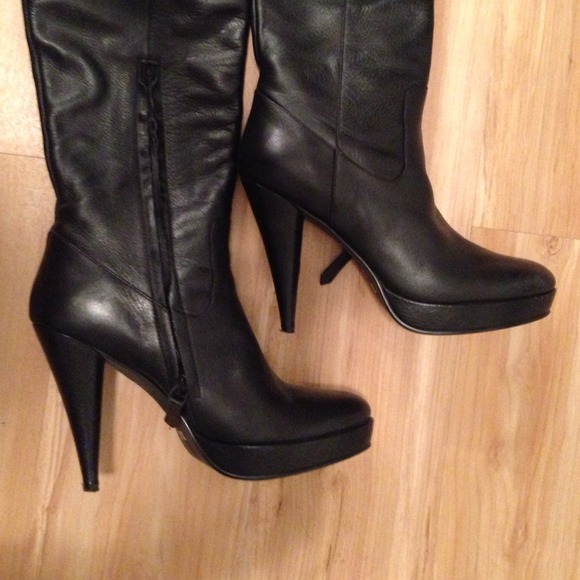Leather boot - Picture 2 of 3