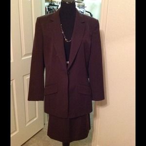 👘Liz clairborne chocolate skirt suit👘