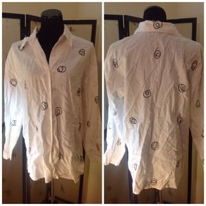 👚White with black spirals button down👚