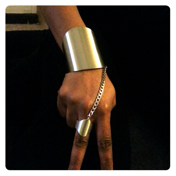 Slave bracelet