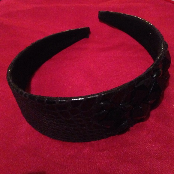 SOLD Black headband