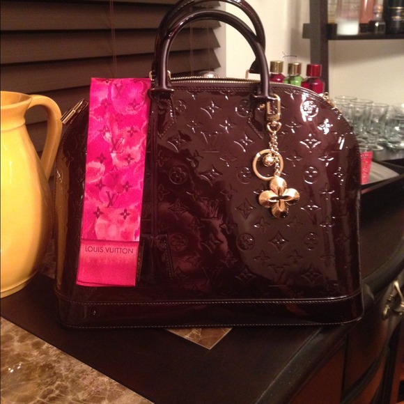 Bandeau/Bag Charm? Or Just Wear Both?! Decisions! - Picture 2 of 4