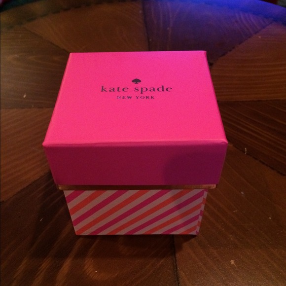 SOLD!!!!!! Kate Spade 14 karat gold round studs. - Picture 1 of 4