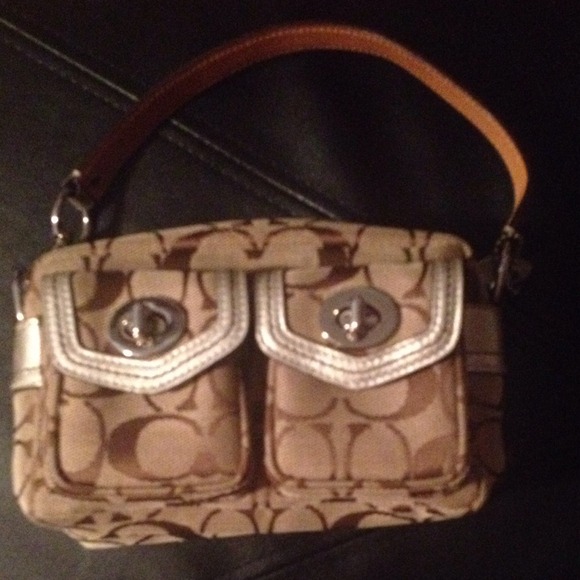 💯% Authentic COACH handheld purse
