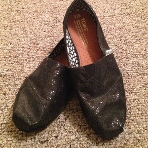 REDUCED ✨Black glitter toms