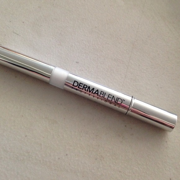 Dermablend quick fix illuminator