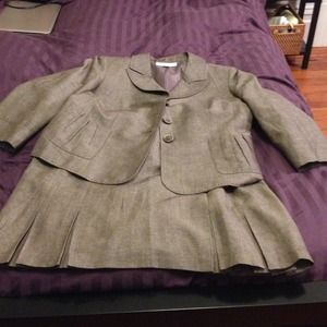 Tahari two piece suit