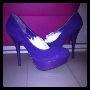 Never worn purple suede heels