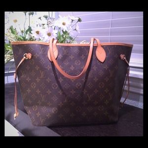 💜💜SOLD LOCALLY💜💜Authentic LV Neverfull MM