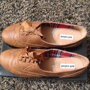 Not rated tan flat Oxford shoes size 7.5