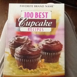 Favorite brand name cupcake recipes book like new