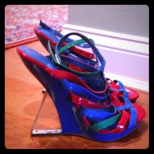 Promise platform gladiator wedges. NWOT