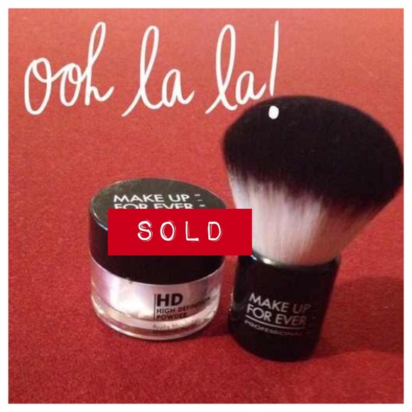 ❌SOLD❌Make up forever definition powder with brush