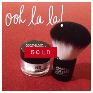 ❌SOLD❌Make up forever definition powder with brush