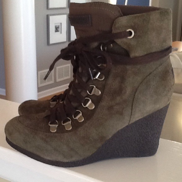 SOLD - Picture 3 of 4