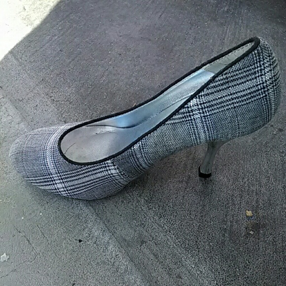 Blk and white heels