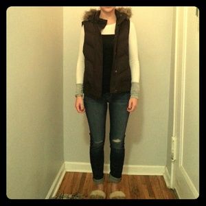 Gap brown puffy vest - size small