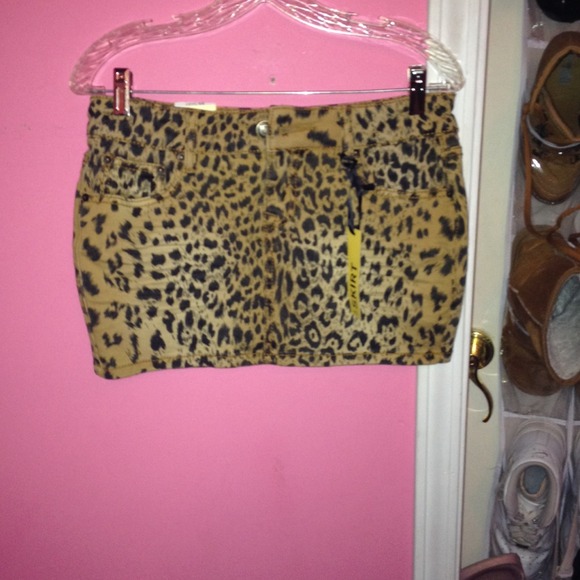 Cheetah denim mini skirt! - Picture 1 of 1